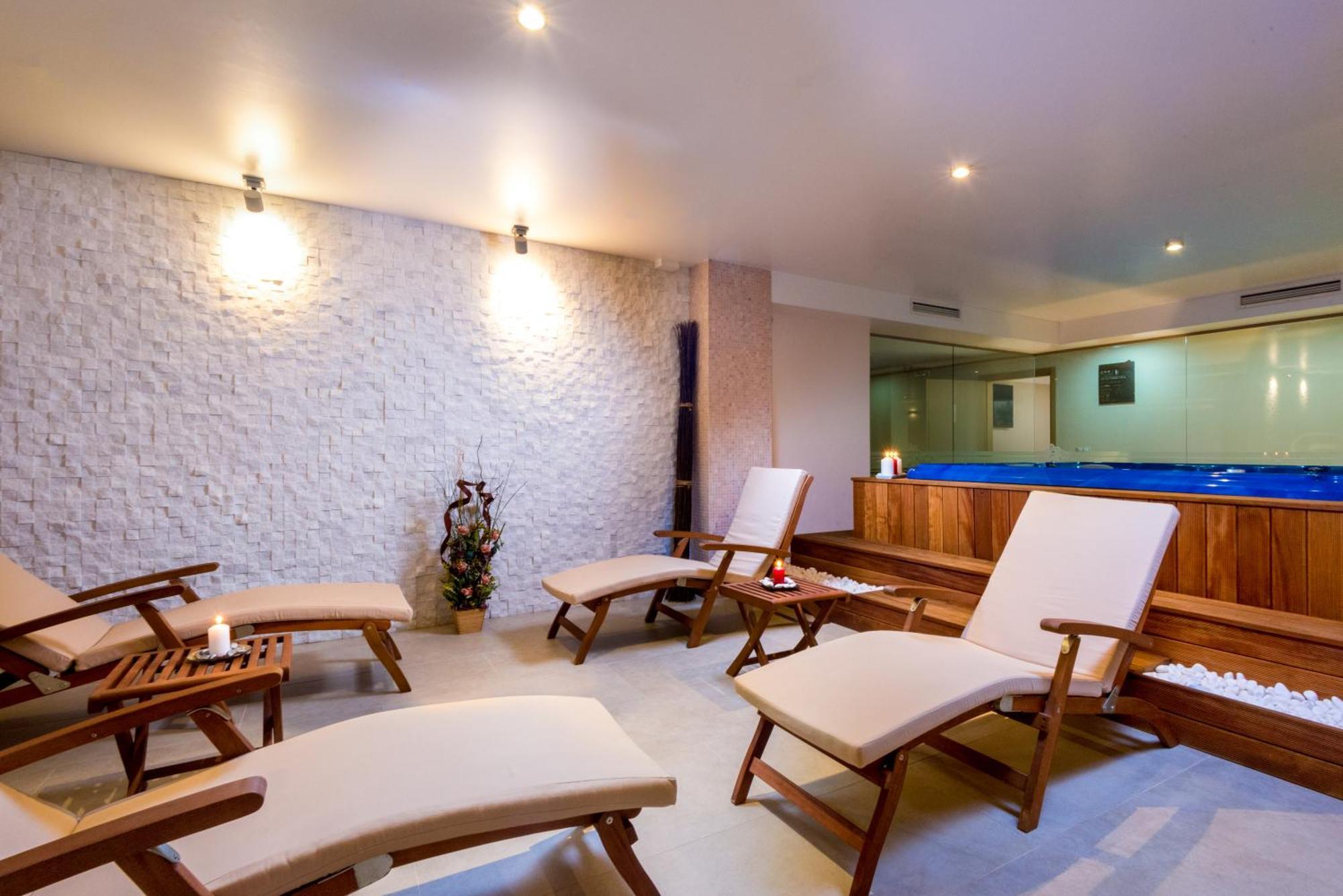 קרושונה Hotel & Relax Zone Cattleya מראה חיצוני תמונה