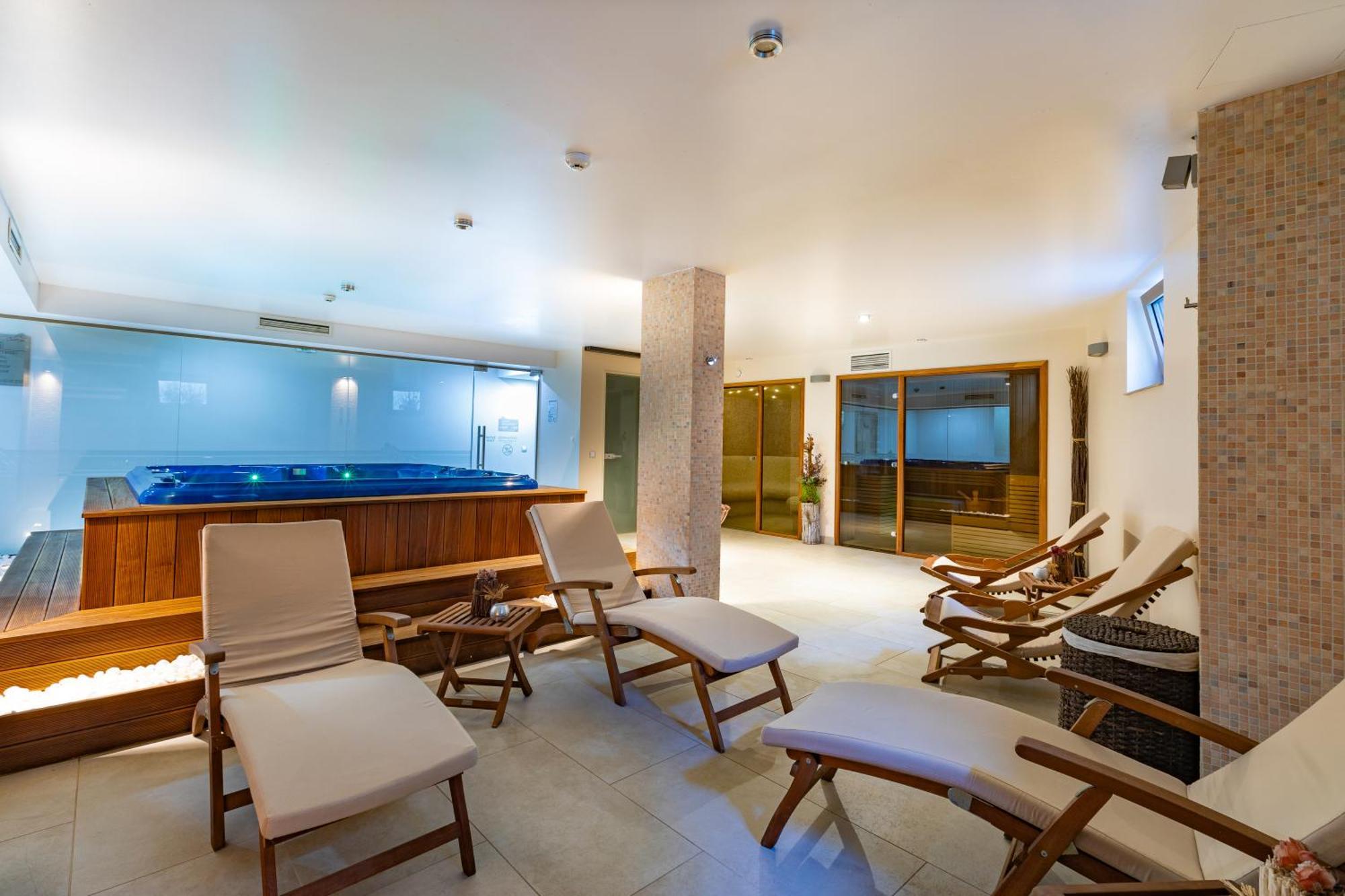 קרושונה Hotel & Relax Zone Cattleya מראה חיצוני תמונה